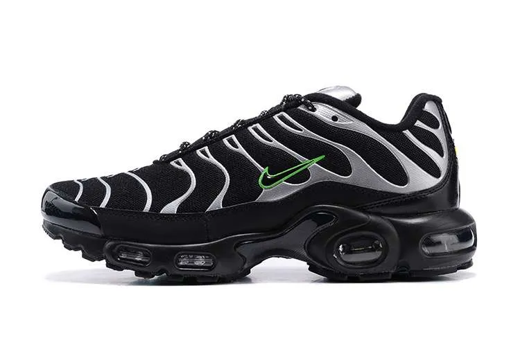 AIR MAX PLUS TN 'METALLIC STRIKE'