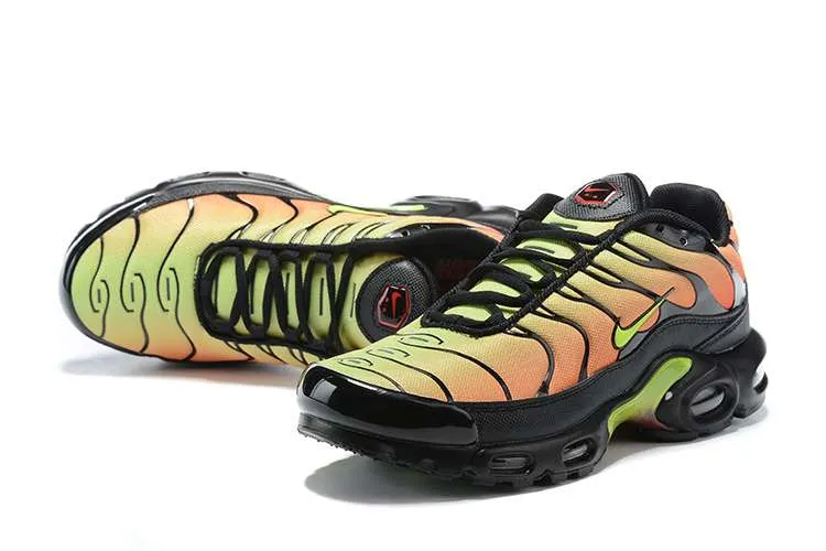 AIR MAX PLUS TN 'VOLT SOLAR RED' - Imagen 3