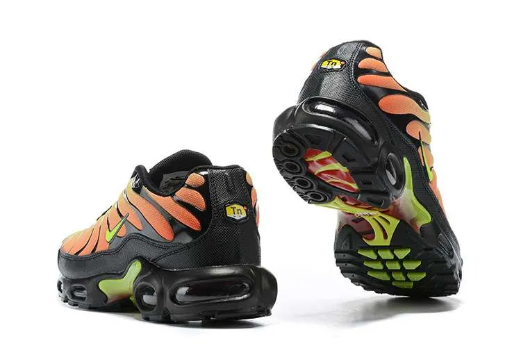 AIR MAX PLUS TN 'VOLT SOLAR RED' - Imagen 4
