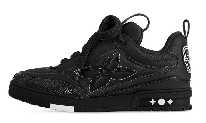 LV Skate Triple Black